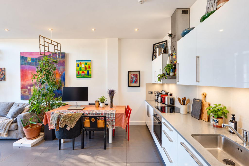 Apartment in London - View 5