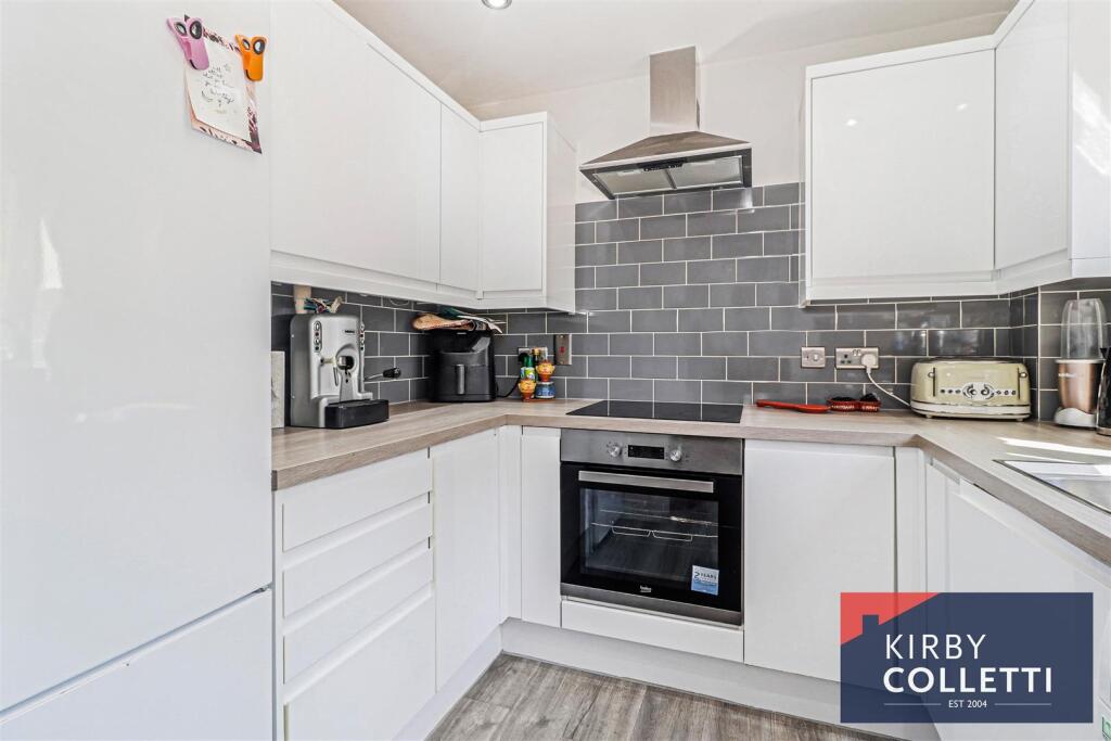 Apartment in Enfield - More