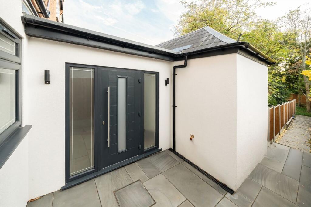 Main image of property: The Avenue, Queen's Park