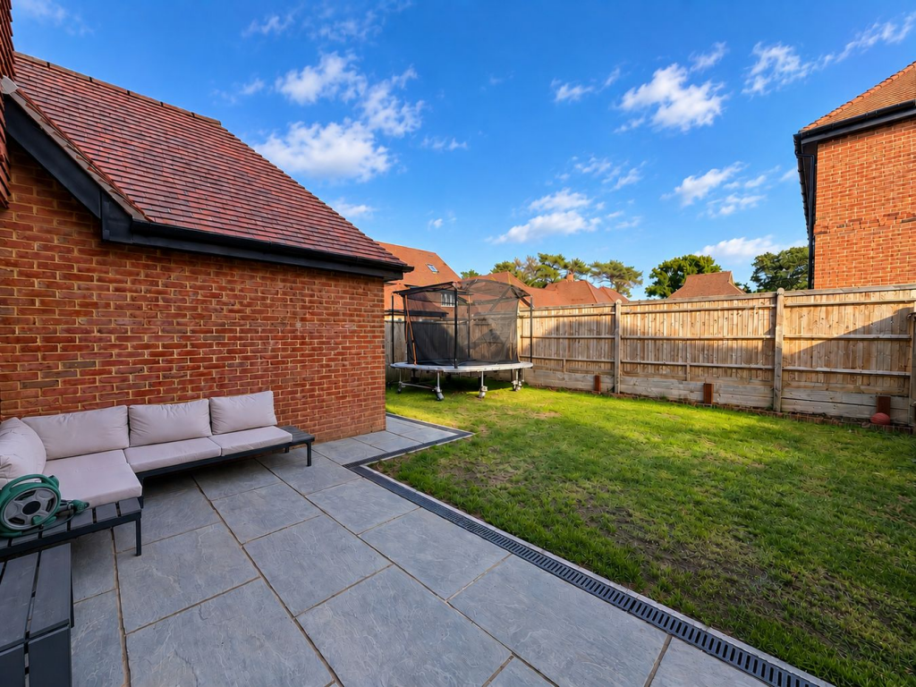 House in Rother, Glenleigh Park, Bexhill-on-Sea - View 4