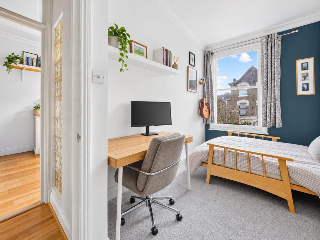 Apartment in London, Stroud Green - More