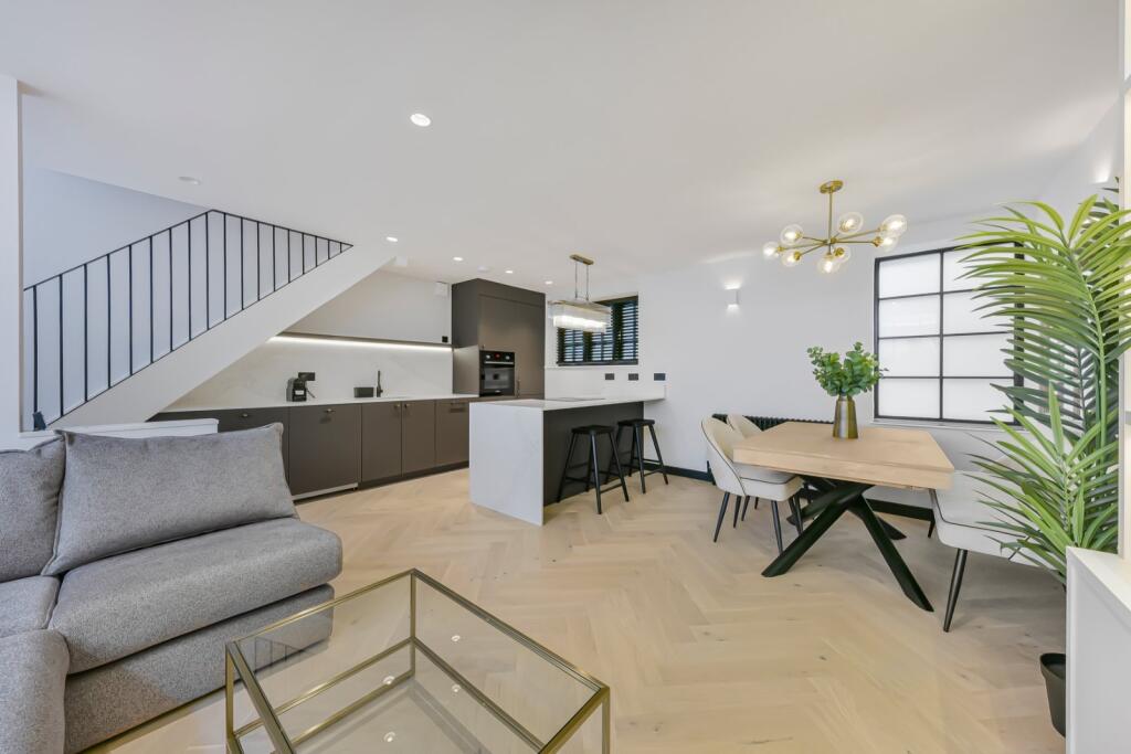 Main image of property: Collins Yard,
Angel, N1
