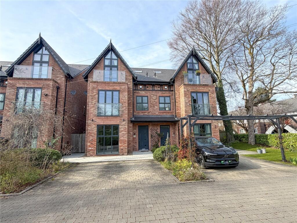 Main image of property: Palatine Road, West Didsbury, M20