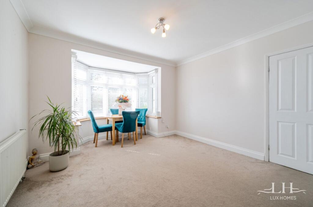 Upper Rainham Road, Hornchurch photo 4