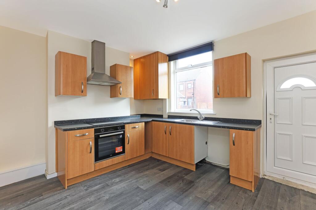 House in Wakefield - View 4