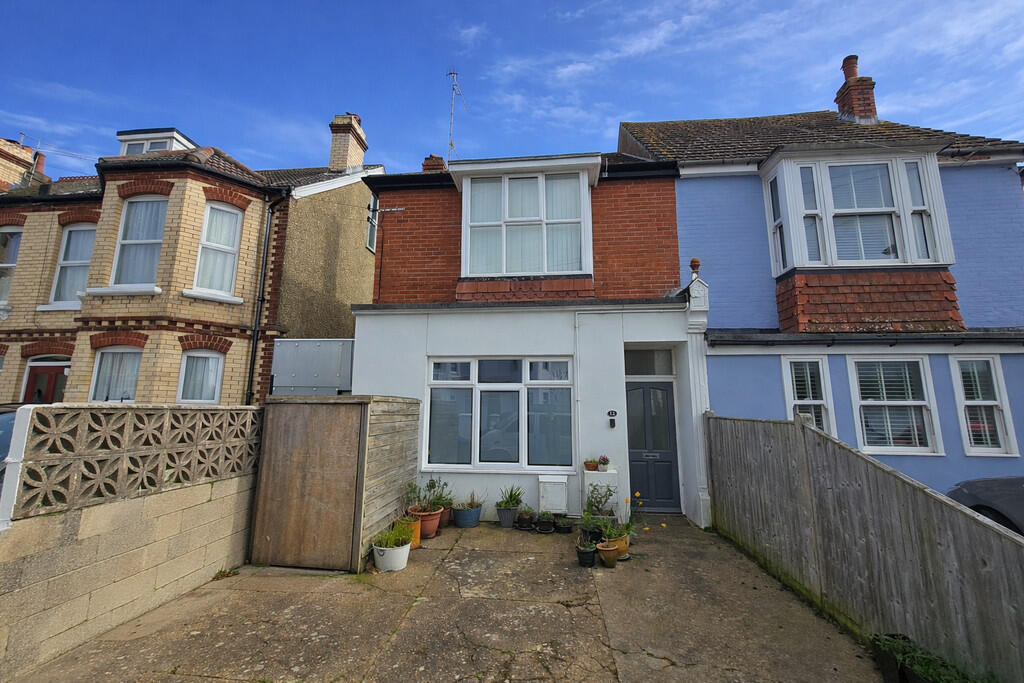 Apartment in Adur, Southwick - View 3