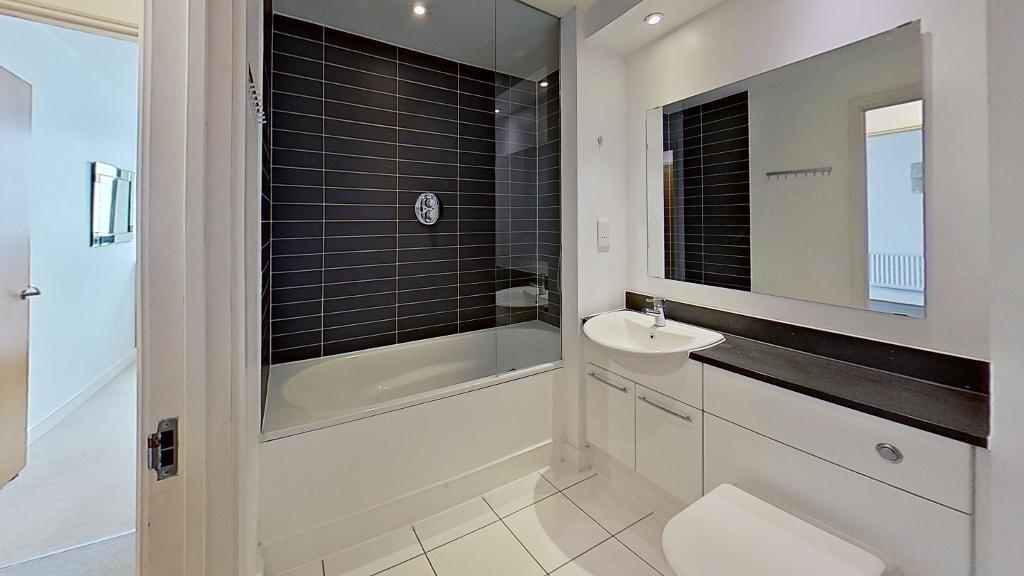 Main image of property: Neutron Tower, Blackwall Way, London, E14