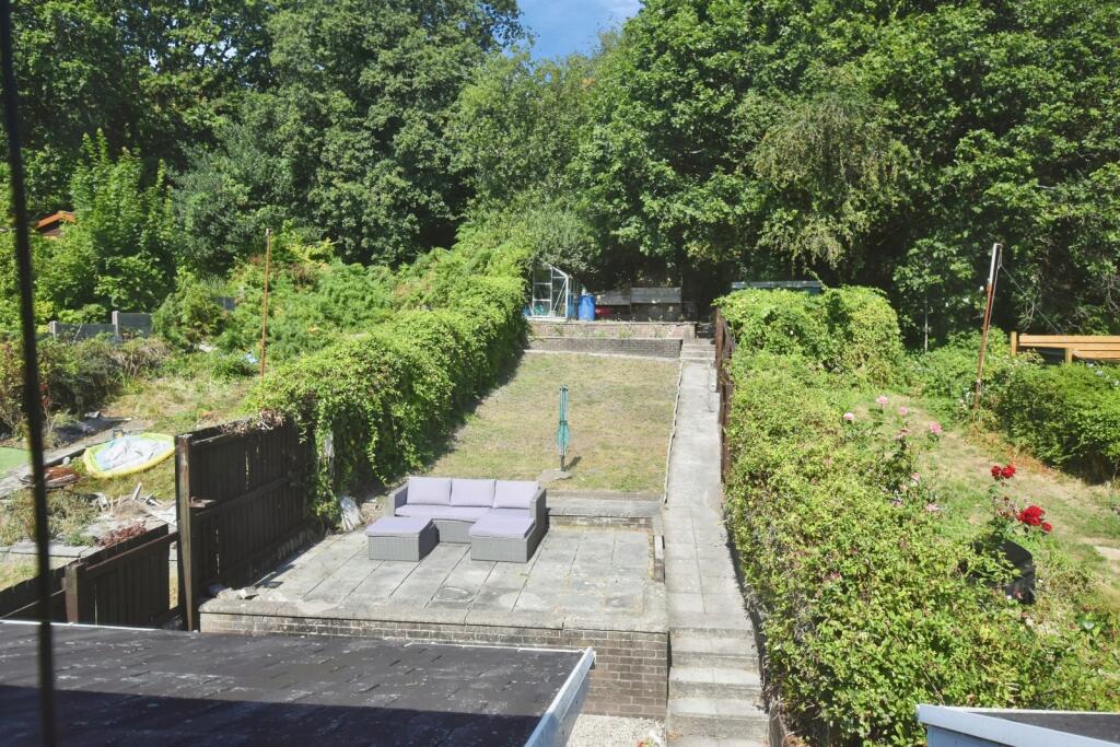 House in Pontardawe, Neath Port Talbot - View 2