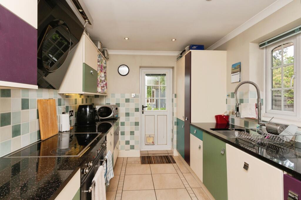 House in Surrey Heath, Lightwater, Windlesham - View 5