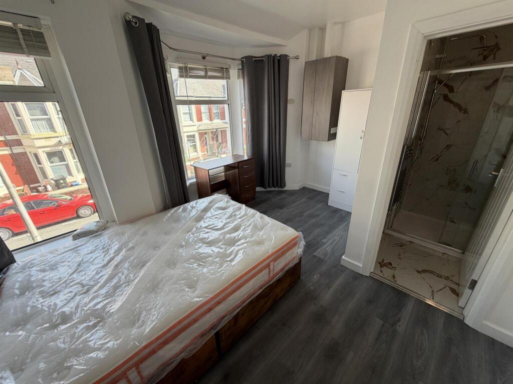 Brithdir Street, Cathays – pohled 3