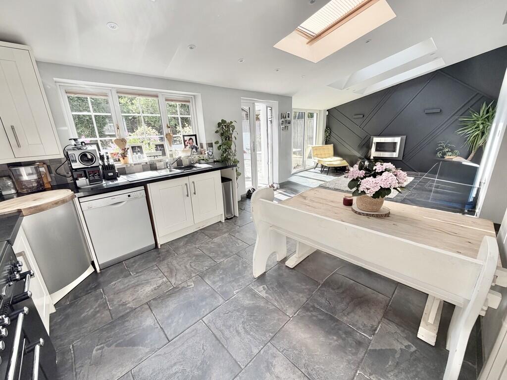 Regent Way, Frimley, Camberley photo 5
