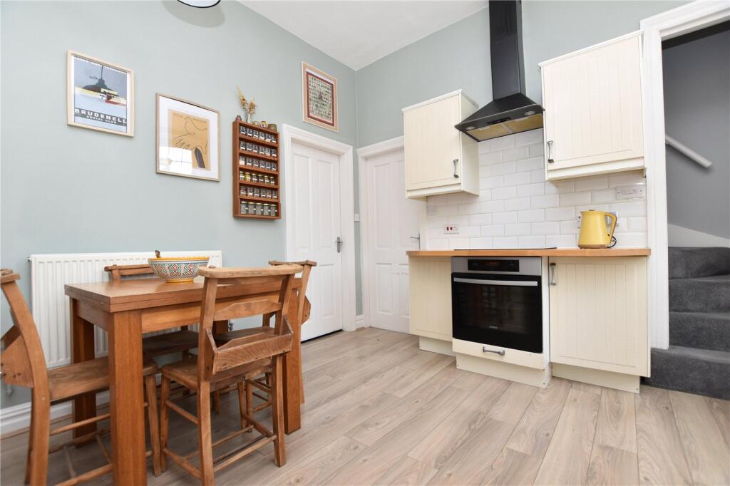 Westfield Road, Morley, Leeds, West Yorkshire photo 5