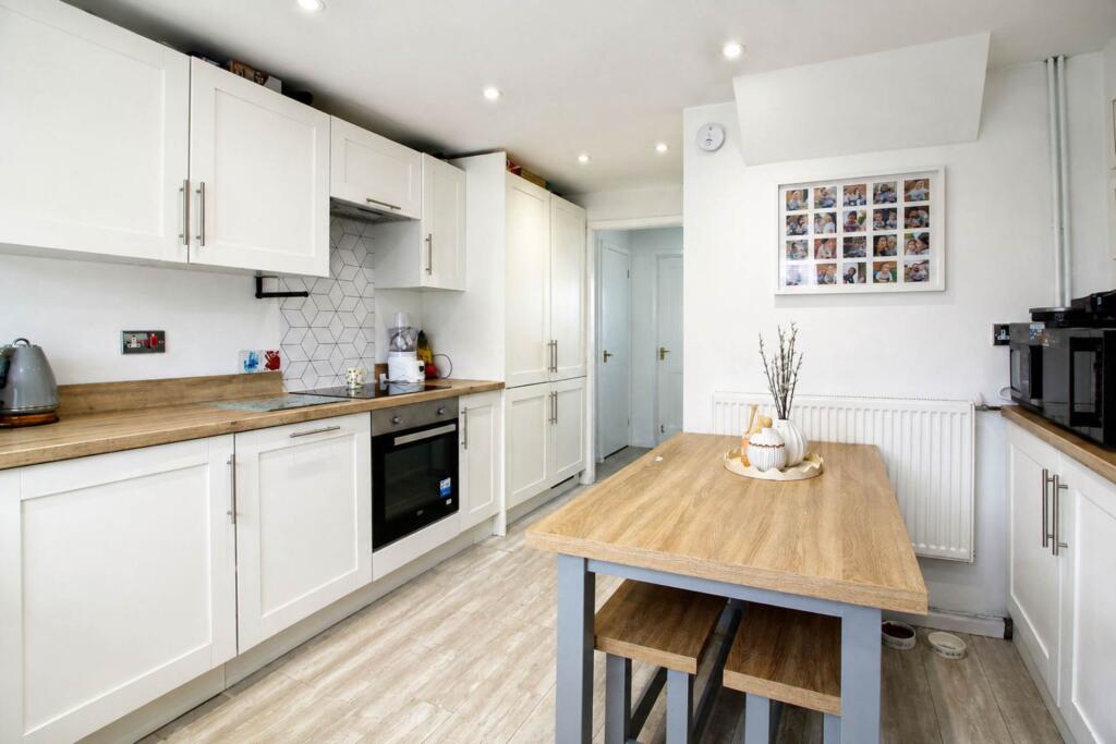 House in Aylesbury, Quarrendon - View 5
