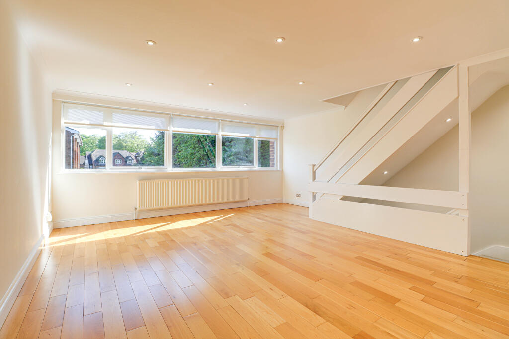 House in Harpenden, Roundwood - View 2