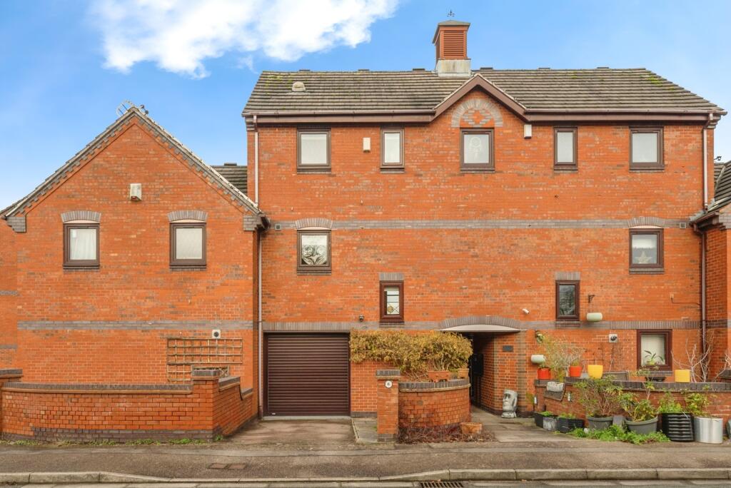Main image of property: Evans Croft, Fazeley, Tamworth, Staffordshire, B78
