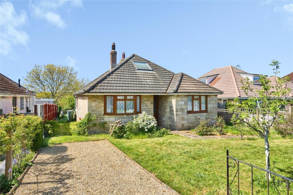 House in Sandown, Lake - More