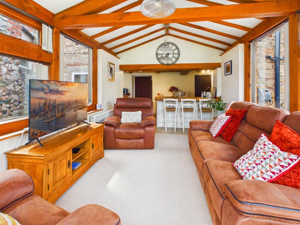 House in Shrewsbury, Llandysilio - More