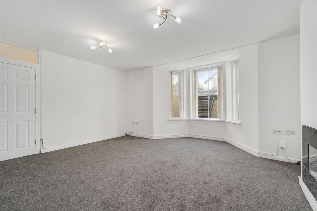 Apartment in Plymouth - View 3