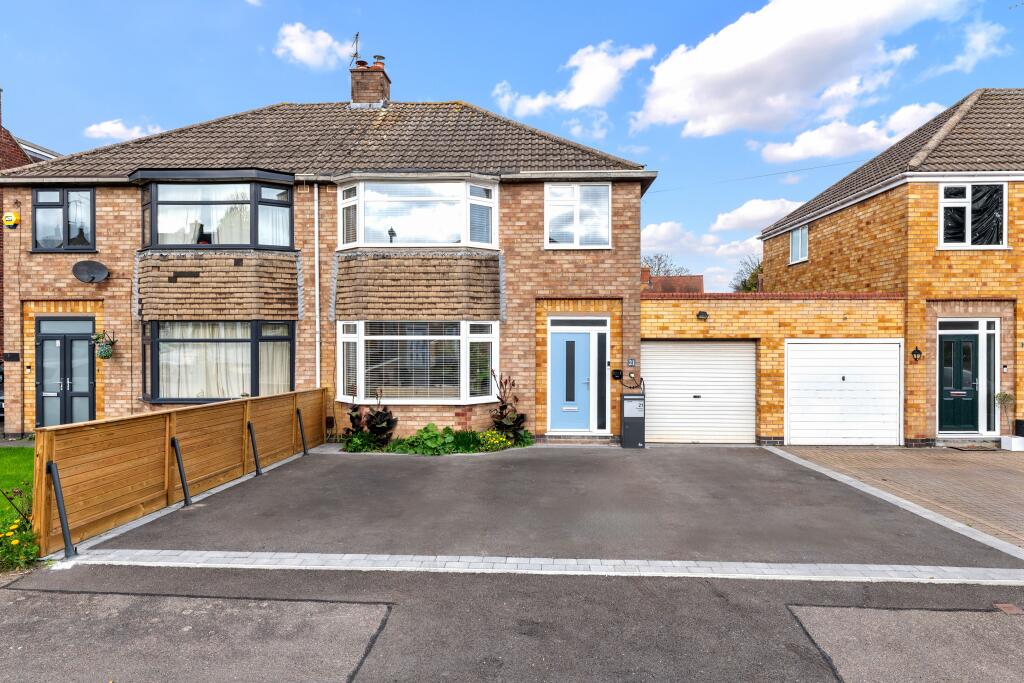 Main image of property: Cowdray Close, Leamington Spa, Warwickshire