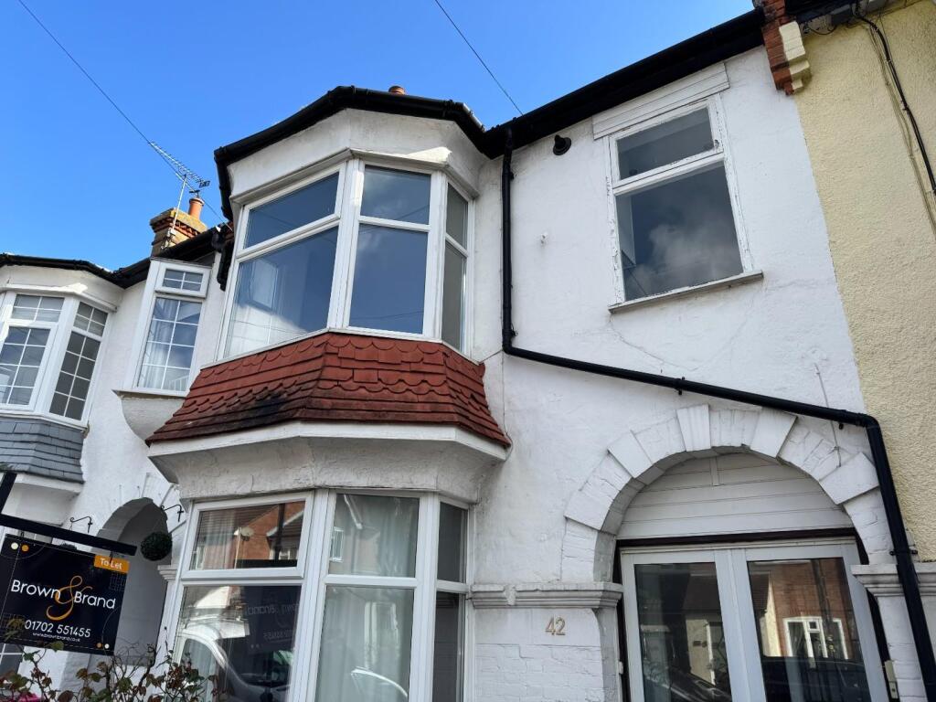 Main image of property: Oakleigh Park DriveLeigh On SeaEssex