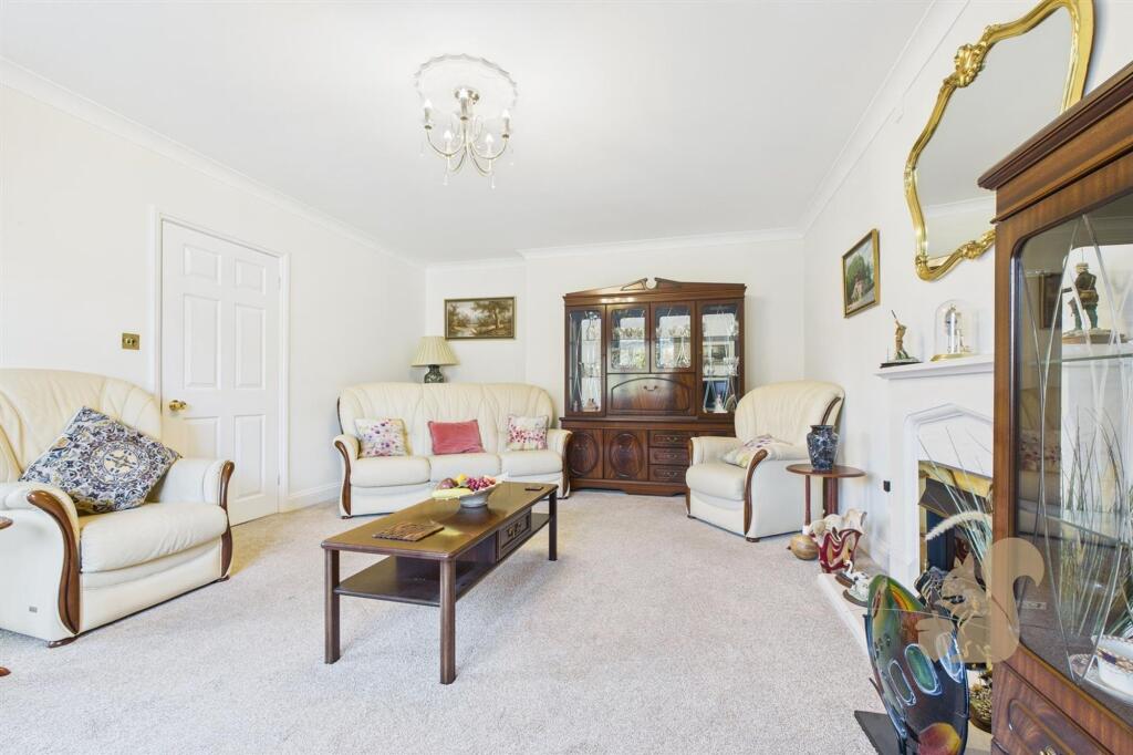 Fairhaven Avenue, West Mersea, CO5 photo 4