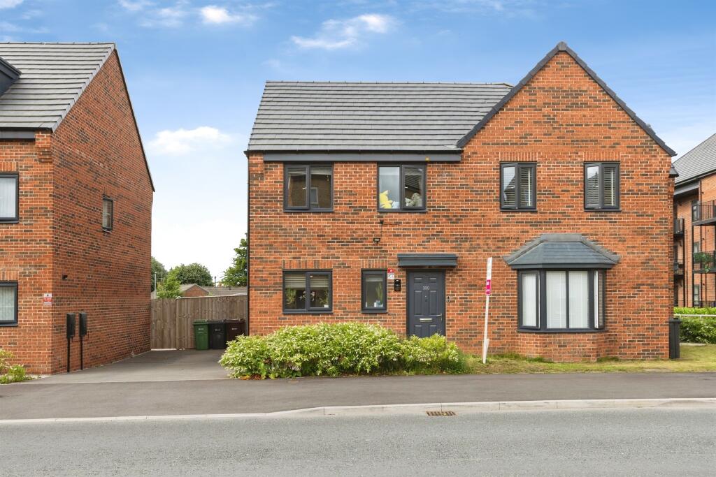 3-bed semi-detached on Magnolia Road, Seacroft, Leeds, £275,000