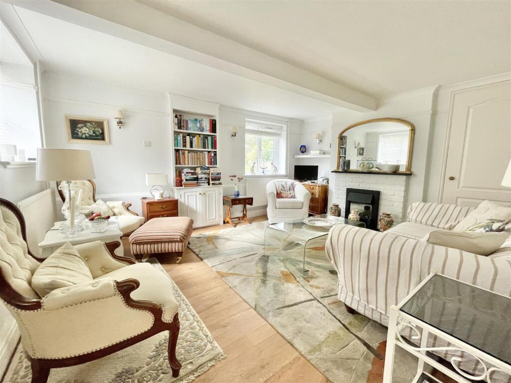 Main image of property: The Green, Palgrave