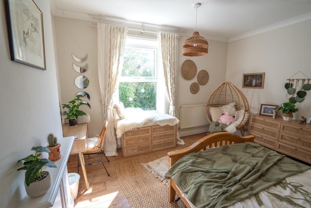 House in Leeds, West Yorkshire - More