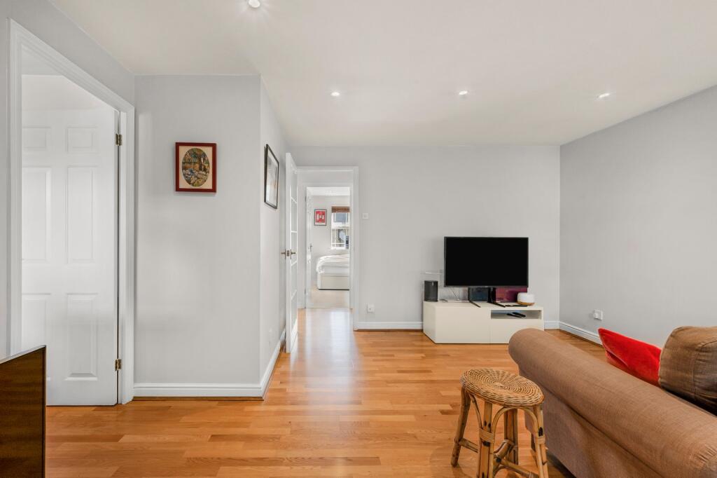 Apartment in London - More