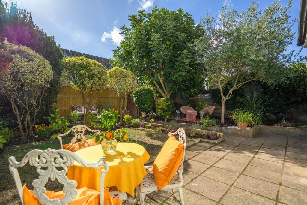 House in Elmbridge, Hersham - View 3