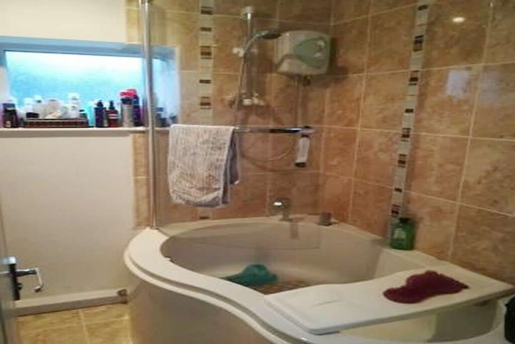 House in West Lancashire, Skelmersdale - View 4