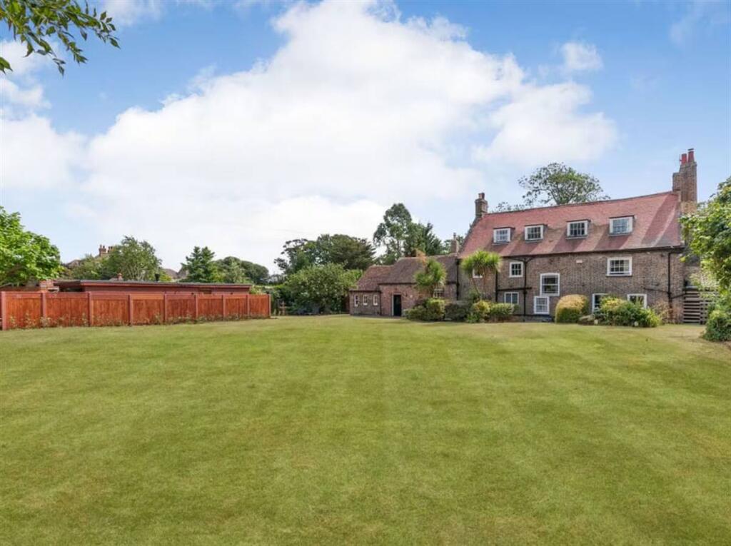 House in Westgate-on-Sea, Garlinge - View 3