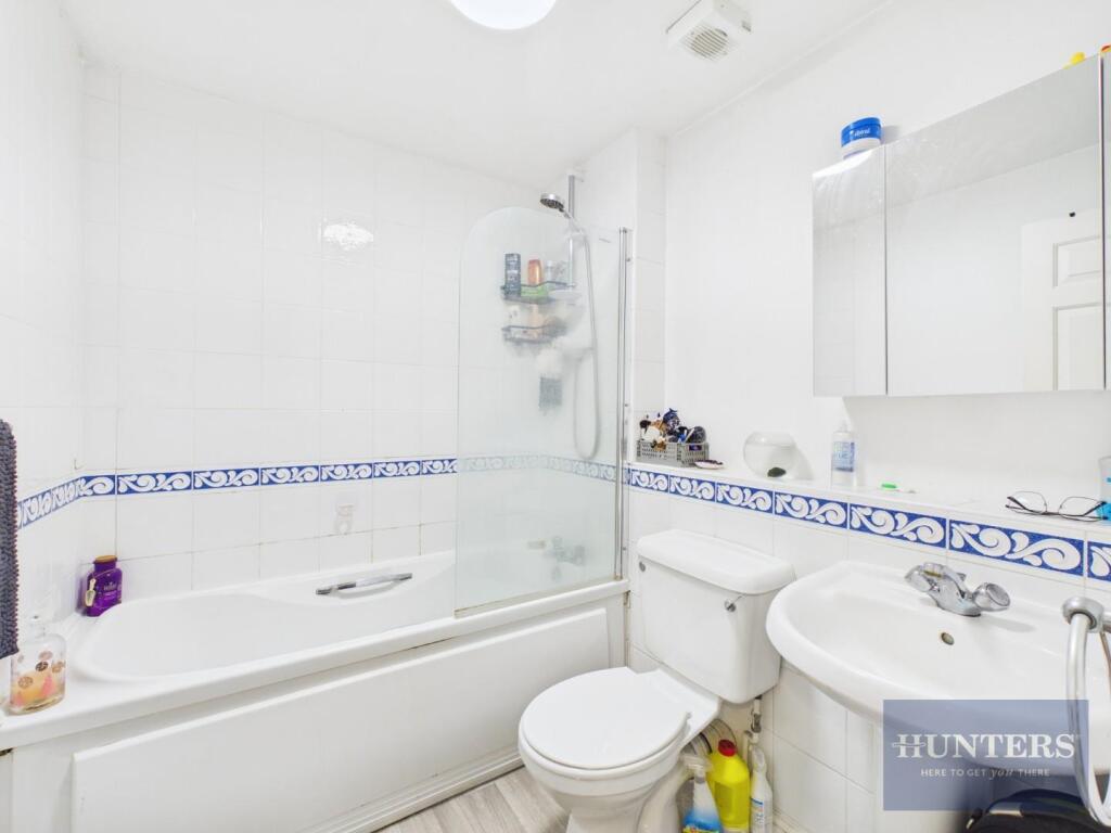 Apartment in Cheltenham, Gloucestershire - More