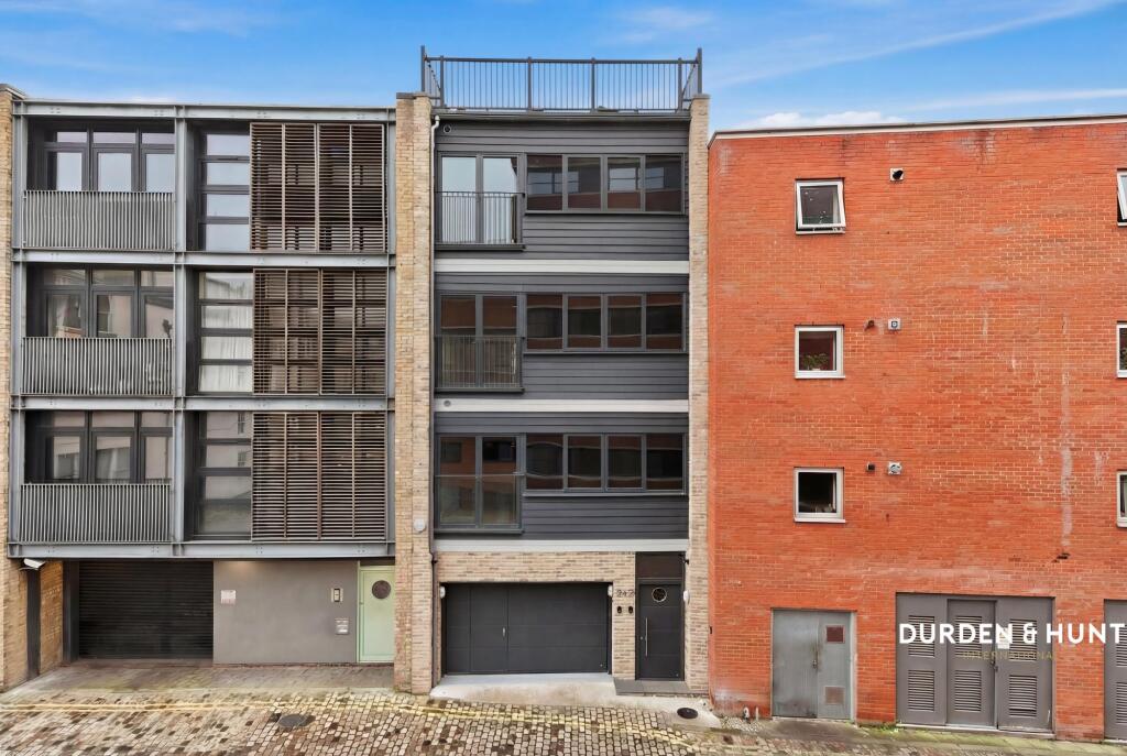 Main image of property: Coytes Gardens, Ipswich, IP1