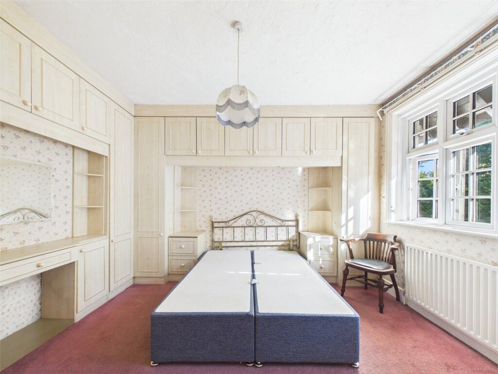 House in New Forest, Sopley - More