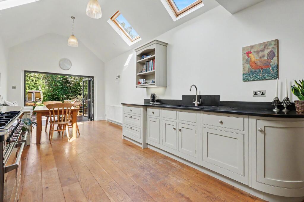 House in East Molesey, Thames Ditton - View 3