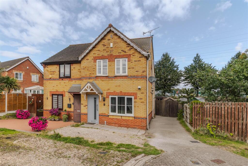 Main image of property: Mitre Gardens, Scunthorpe