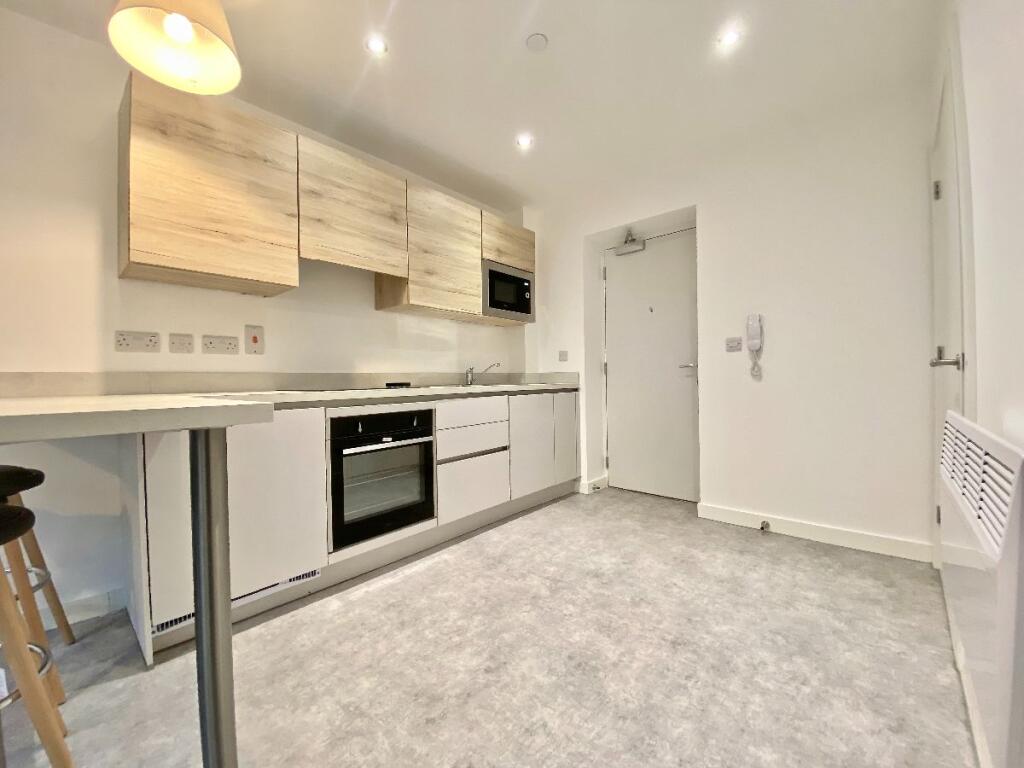Apartment in Sheffield, South Yorkshire - View 4