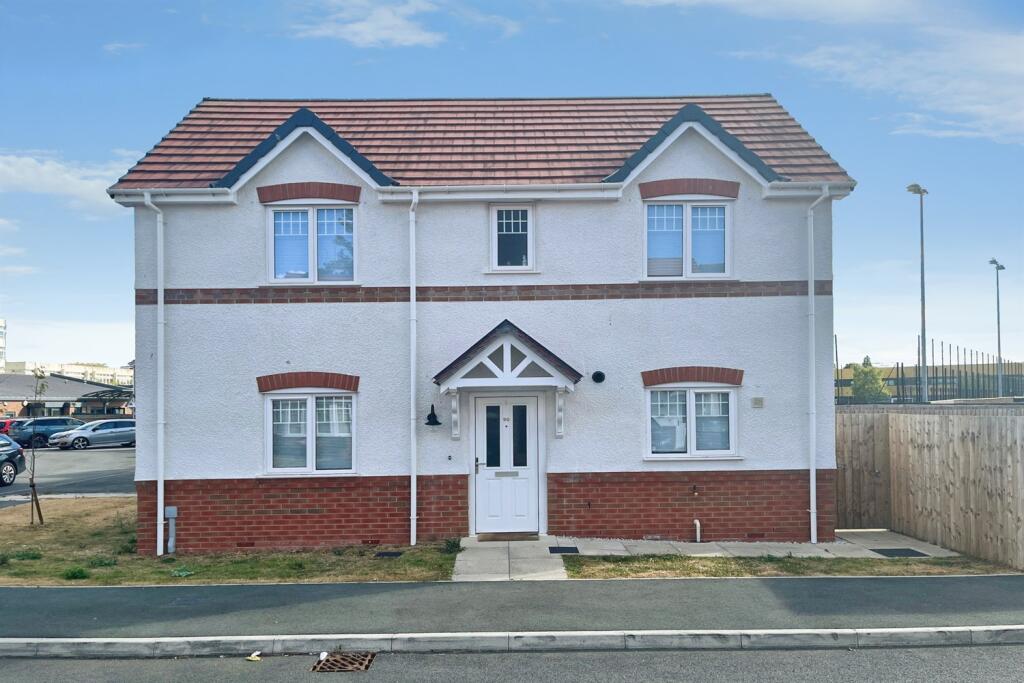 Main image of property: Maes Glyndwr, LL11
