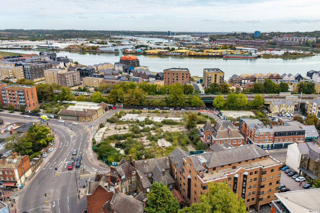Main image of property: High Street, Rochester, Kent, ME1 1NG
