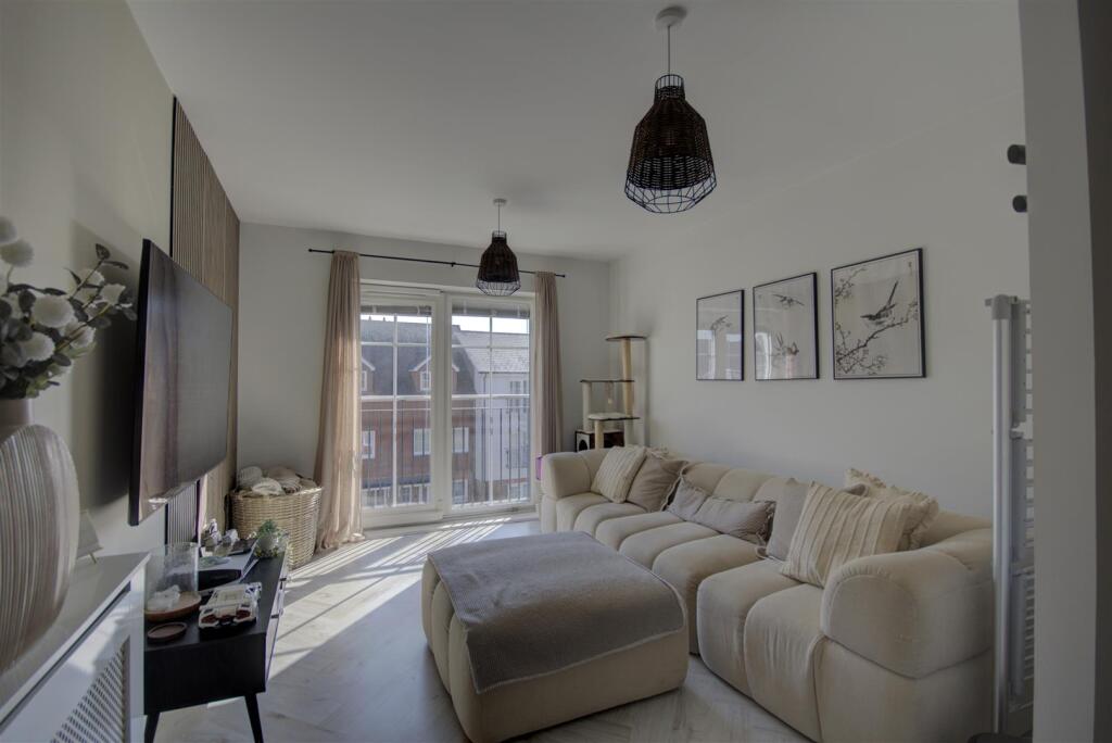 Apartment in Tonbridge - View 2