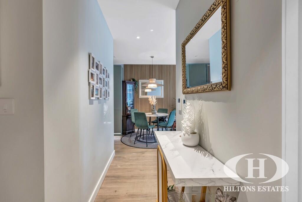 Apartment in Southall - View 5