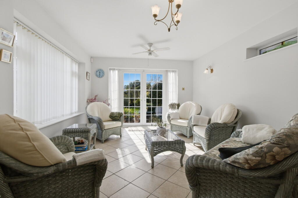 House in Worcester - View 3