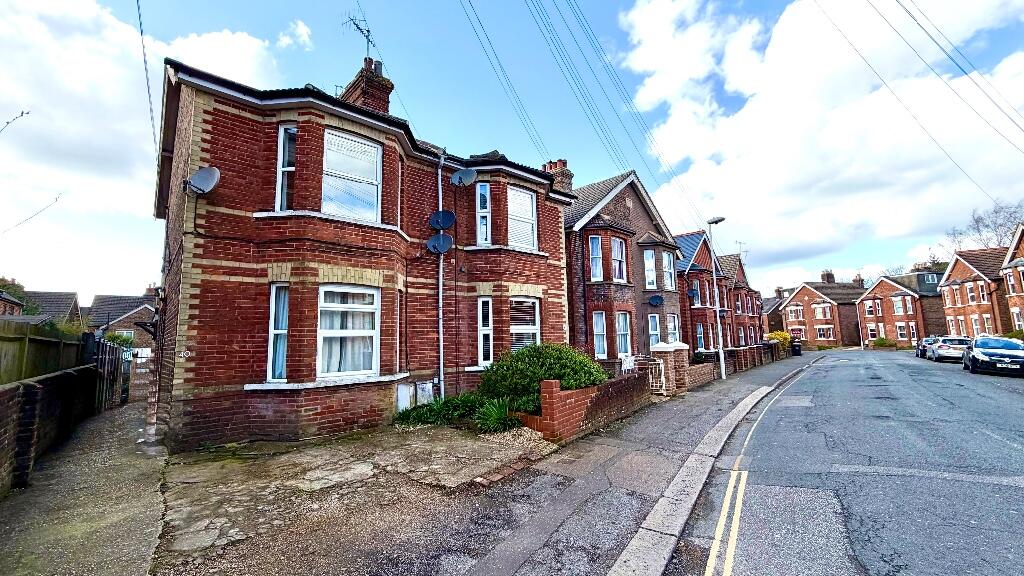 Main image of property: De La Warr Road, East Grinstead, West Sussex, RH19