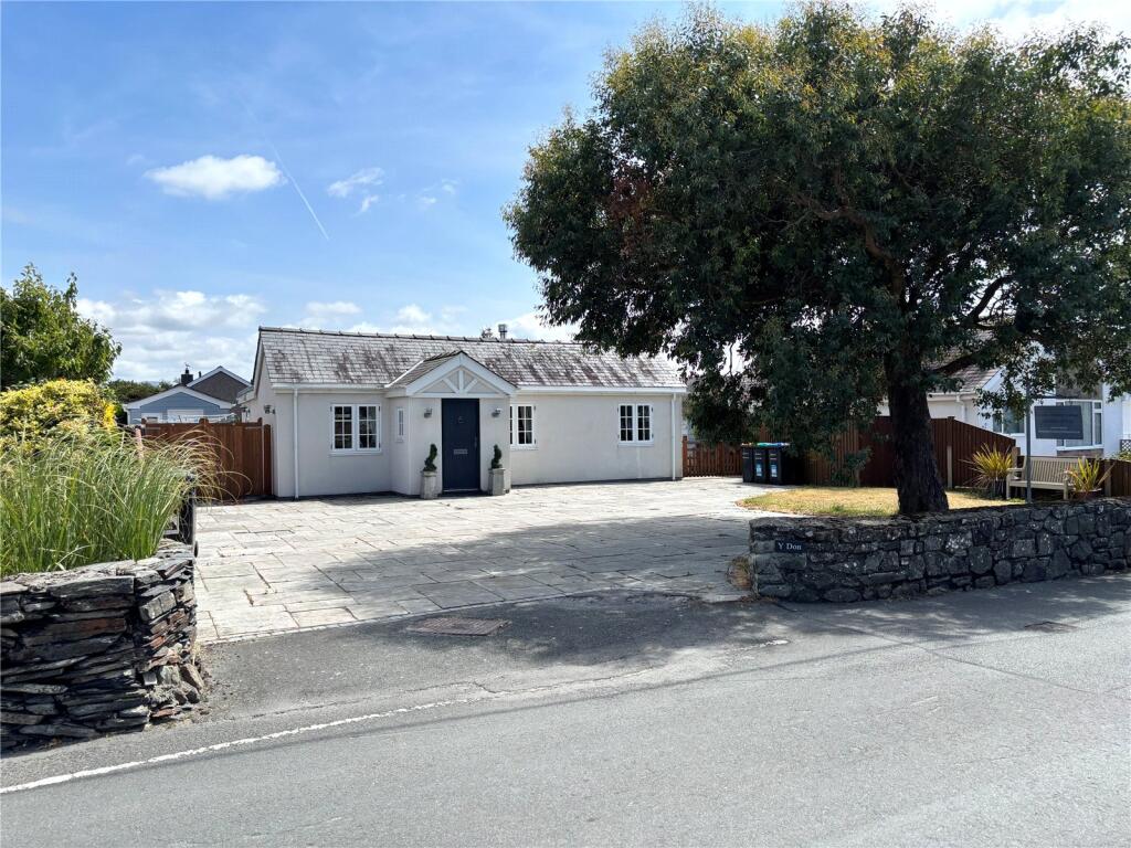 3-bed house on Beach Road, Morfa Bychan, Porthmadog, Gwynedd, LL49, £385,000