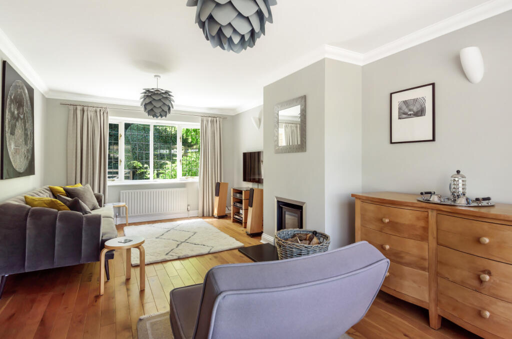 House in Haslemere - View 4