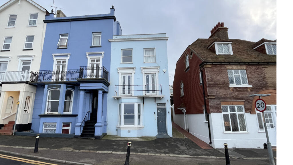 Main image of property: 6 Central Parade, Herne Bay, Kent, CT6