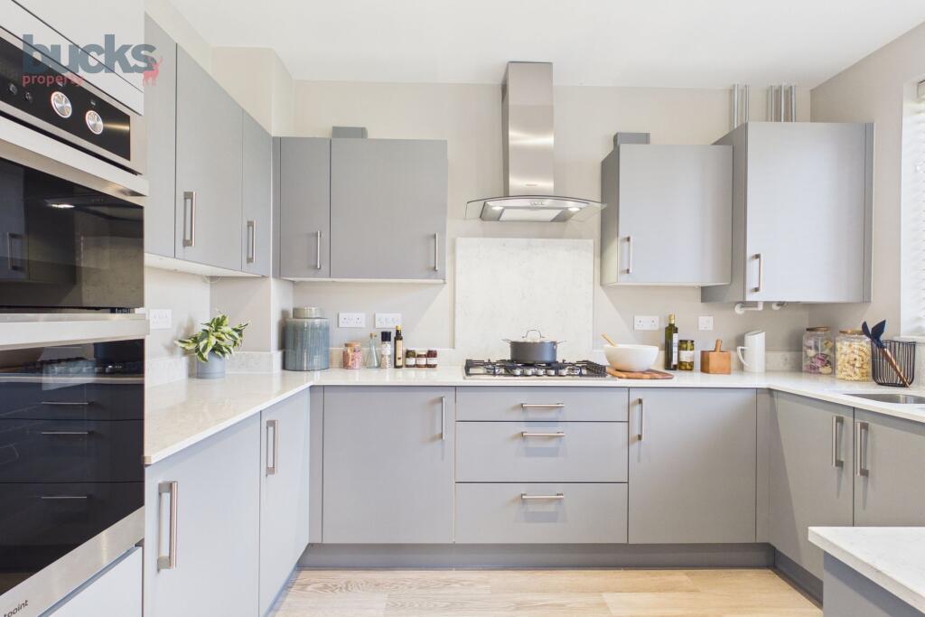 House in Arborfield Green, Barkham - View 2