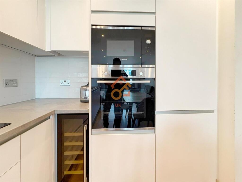 Apartment in Birmingham, West Midlands - More