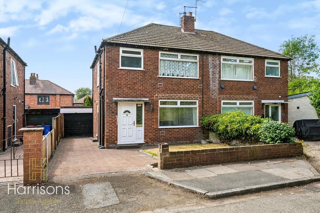 Main image of property: Lyon Grove, Worsley, Manchester, Greater Manchester, M28